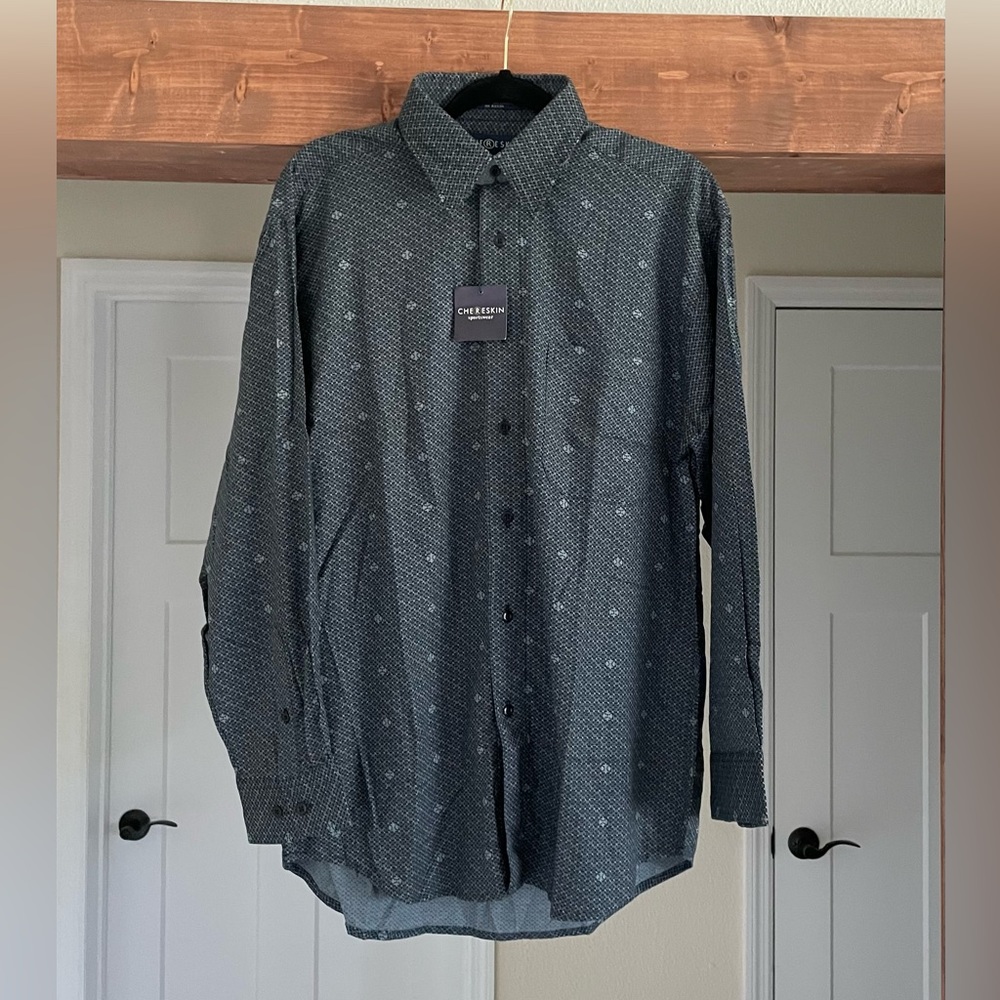 Long Sleeve Button-Up Shirt Size M NWT Men
